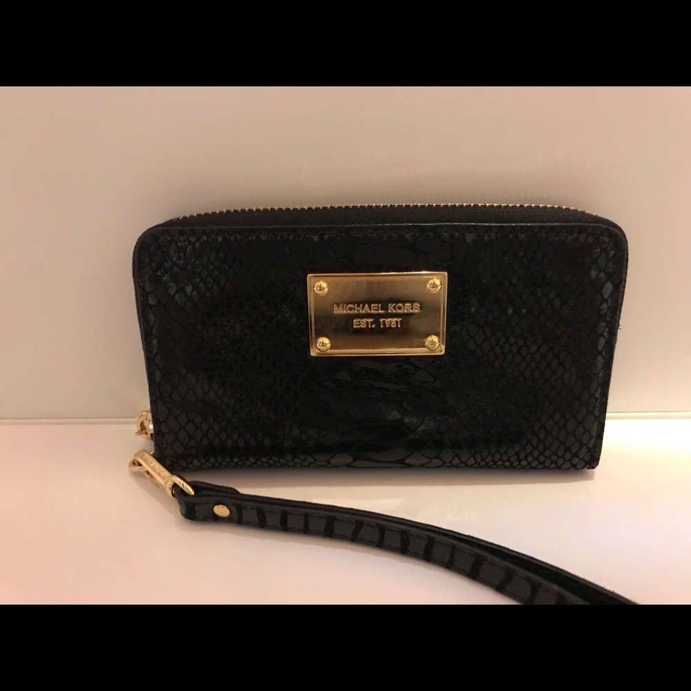 Michael Kors Smartphone Wristlet snakeskin leather